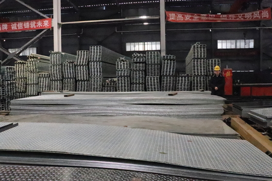 1250mm πλάτος Ζεστό κυλίνδρωμα γαλβανισμένη πλάκα τύπου προσαρμόσιμη για κοντέινερ και πλοίο