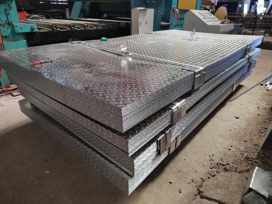 Χωρίς κράμα Q235 MS Diamond Steel Coil με πιστοποίηση JIS και κοπή