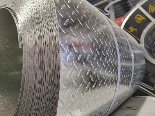 Χωρίς κράμα Q235 MS Diamond Steel Coil με πιστοποίηση JIS και κοπή