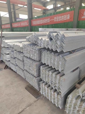 Υπηρεσία αποσύνδεσης 50x50x5 Angle Steel ASTM A36 A53 Q235 Q345 Carbon Equal 2 Inch Galvanized Iron L Shape 250x250 Mild Steel Angle Bar