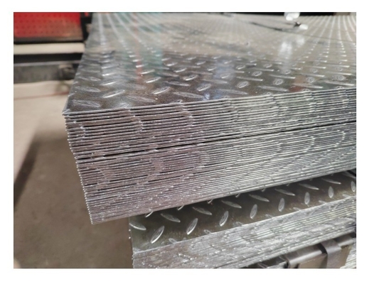 Προσαρμόσιμη 1.5*1250mm στρώση ψευδαργύρου 40g/m2 Ζυγισμένη πλάκα χάλυβα για οικοδομικά υλικά