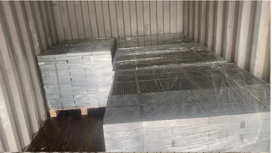 1m x 1m Steel Grating Pigeon Floor Grill με 50mm Cross Bar Pitch Βιομηχανικό Σχεδιασμό